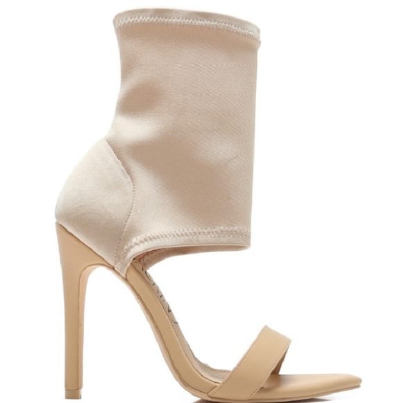 🎉HP🎉Pointy Toe Open Bootie - Picture 1 of 1